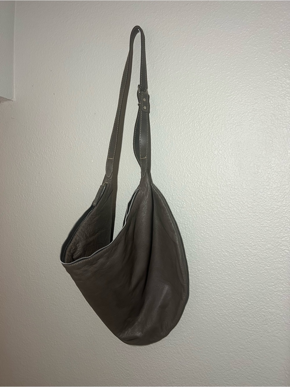 Alembika Handmade Genuine Leather Oversized Slouchy Hobo Bag inTaupe Gray